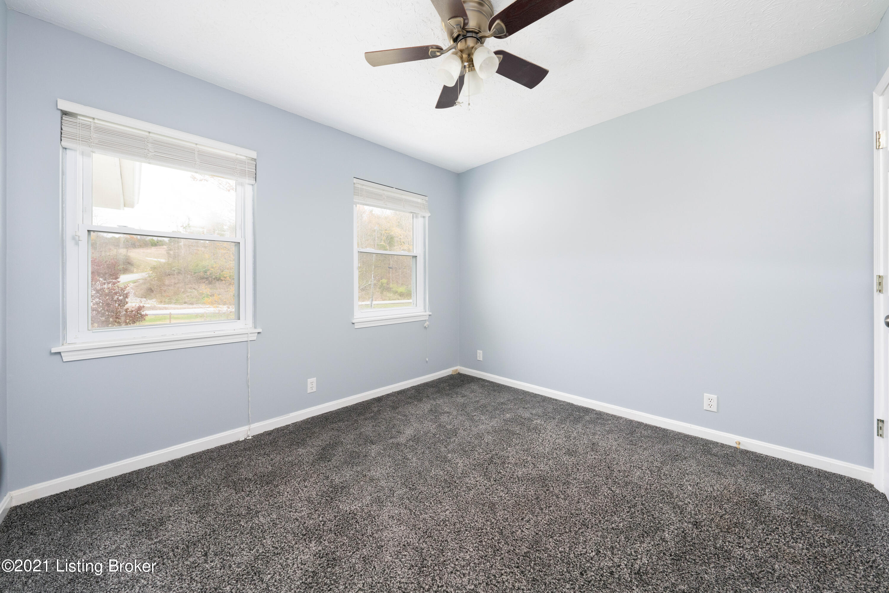 8200 Stout Road Louisville, KY 40291 - Photo 25 of 47 8200 Stout Rd-20