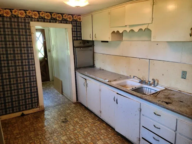 $27,000 | 1015 North Plum Street, Wellington, KS 67152