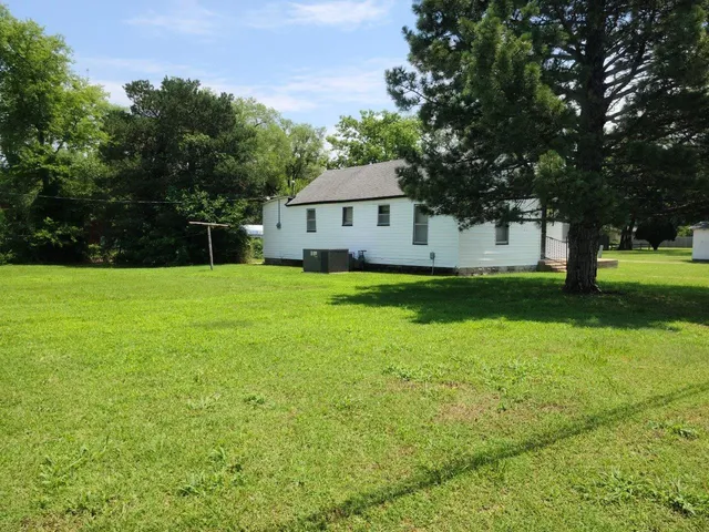 $27,000 | 1015 North Plum Street, Wellington, KS 67152