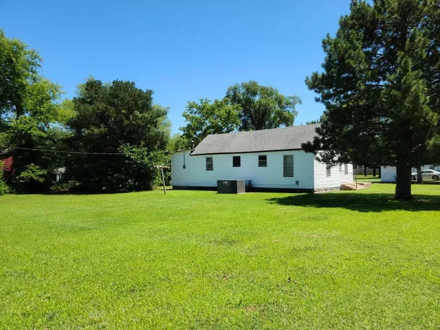 $27,000 | 1015 North Plum Street, Wellington, KS 67152