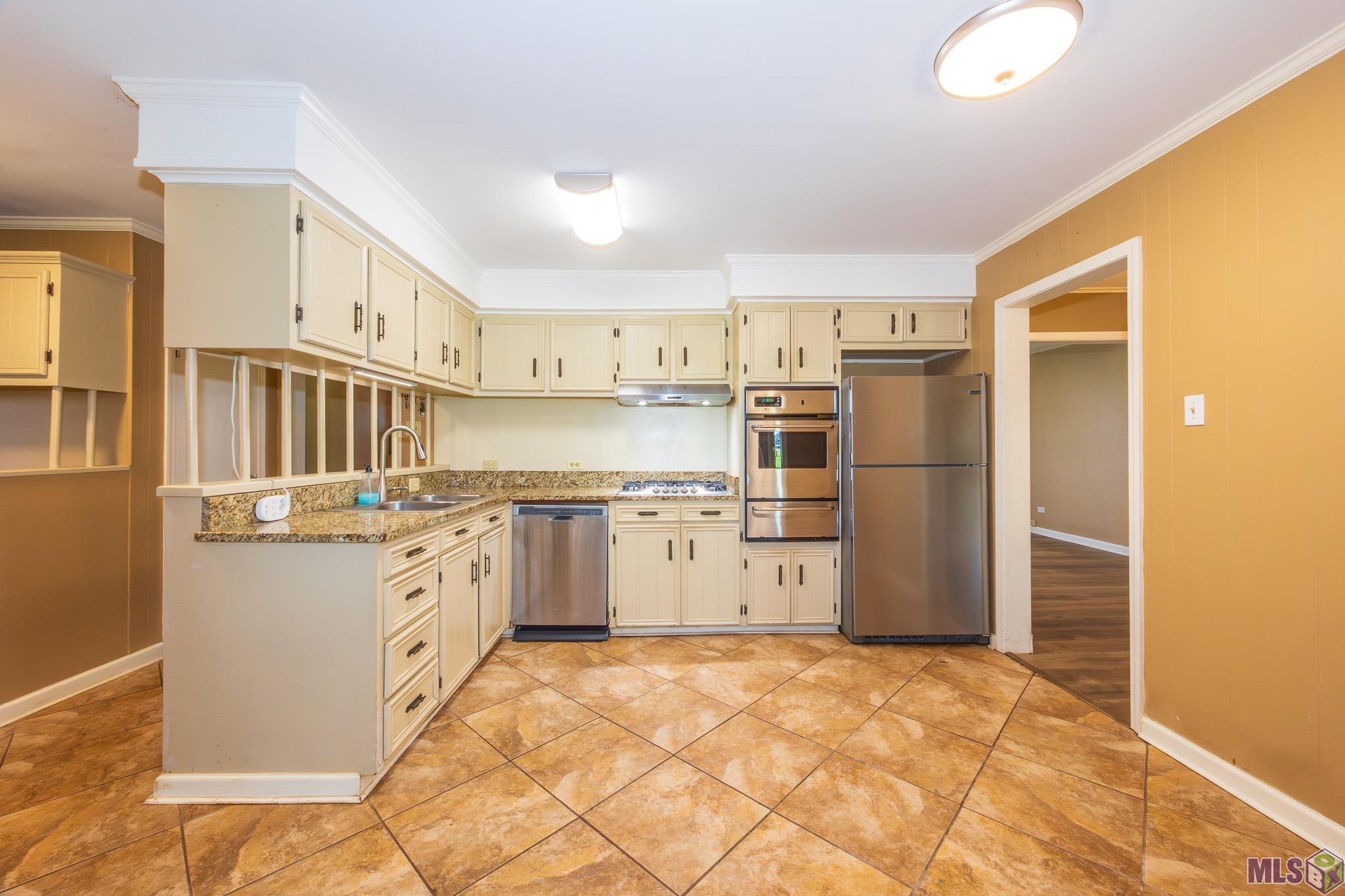 3426 Highway 1 Raceland, LA 70394 - Photo 8 of 35