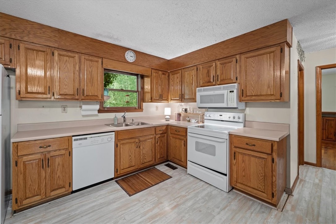 825 Chattooga Ridge Road Mountain Rest, SC 29664 - Photo 15 of 44 Gallery Image 15