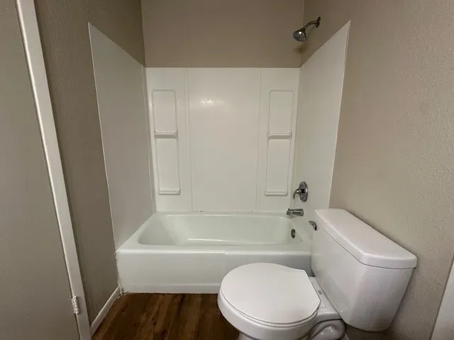 $1,400 | 110 Cedar Street, Louise, TX 77455