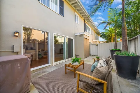 $1,095,000 | 1741 Tustin Avenue, Unit 5C, Costa Mesa, CA 92627