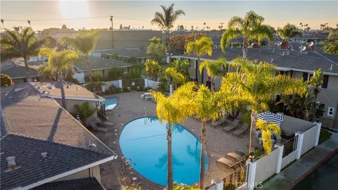 $1,155,000 | 1741 Tustin Avenue, Unit 5C, Costa Mesa, CA 92627