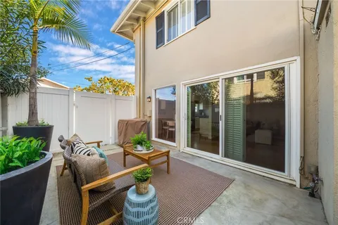 $1,095,000 | 1741 Tustin Avenue, Unit 5C, Costa Mesa, CA 92627