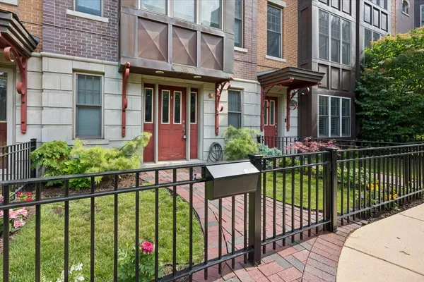 $675,000 | 3006 West Newport Avenue, Chicago, IL 60618