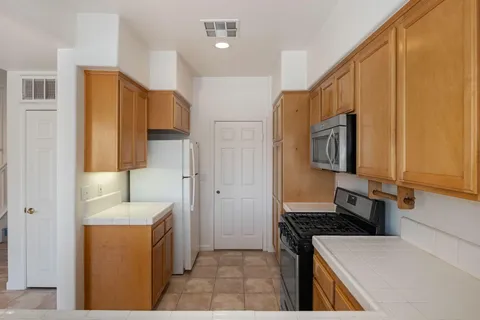 $1,095,000 | 565 Sweet Rain Place, Goleta, CA 93117