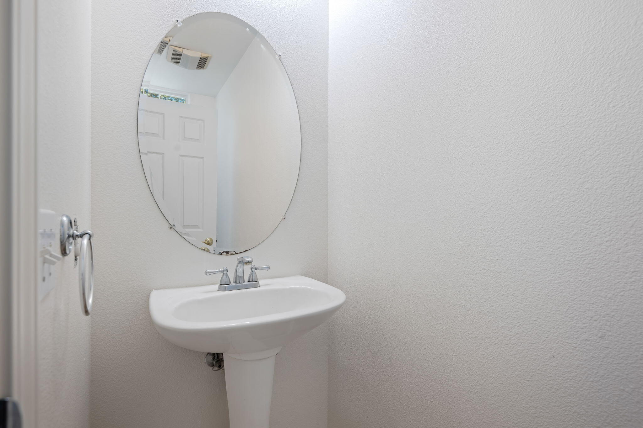 565 Sweet Rain Place Goleta, CA 93117 - Photo 23 of 38 24 - Powder Room