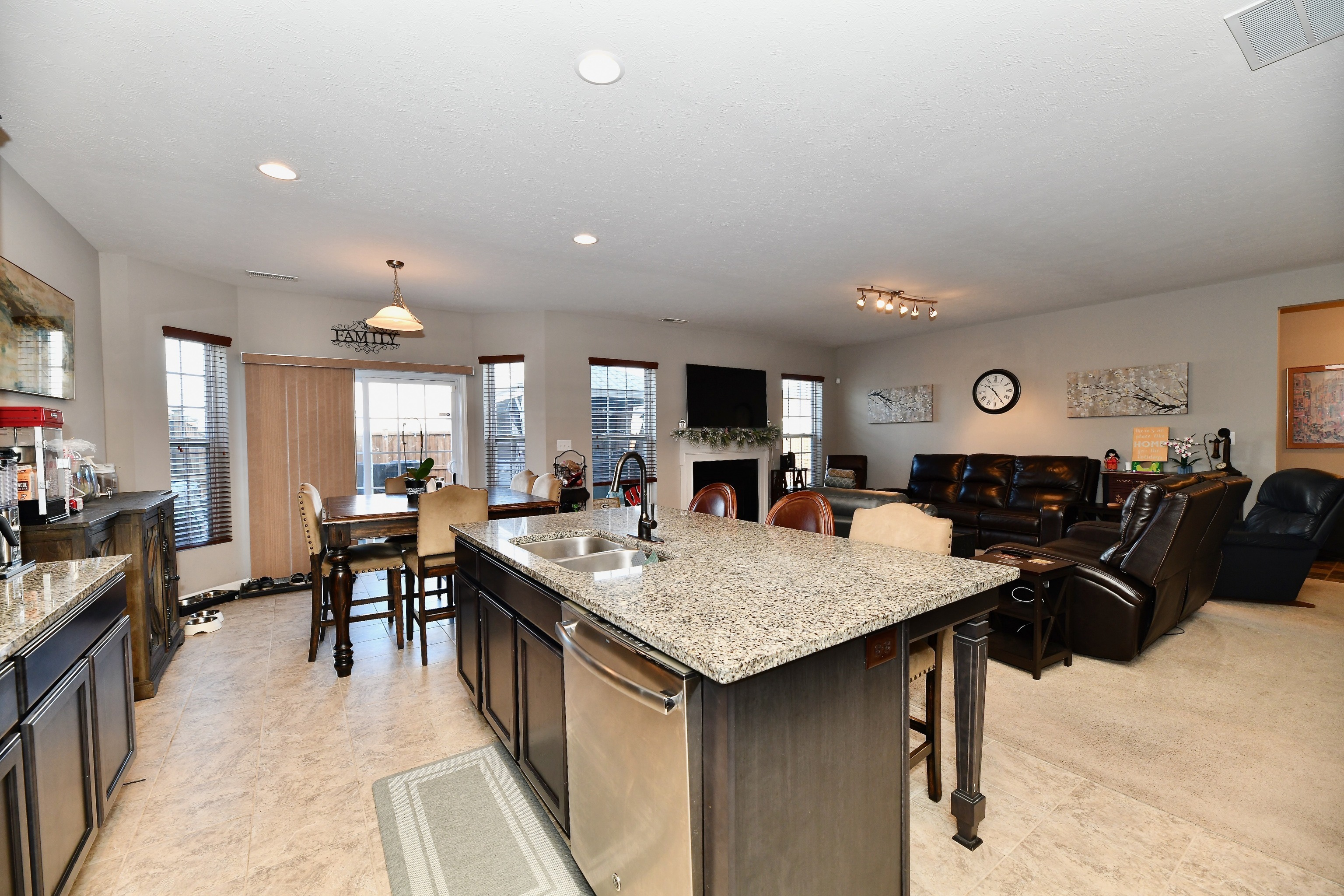8036 Kilborn Way Avon, IN 46123 - Photo 8 of 37