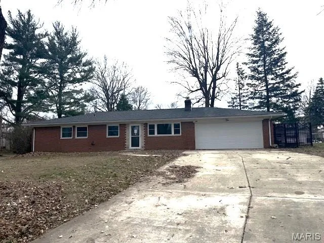 $135,000 | 10 Wood Drive, Swansea, IL 62226