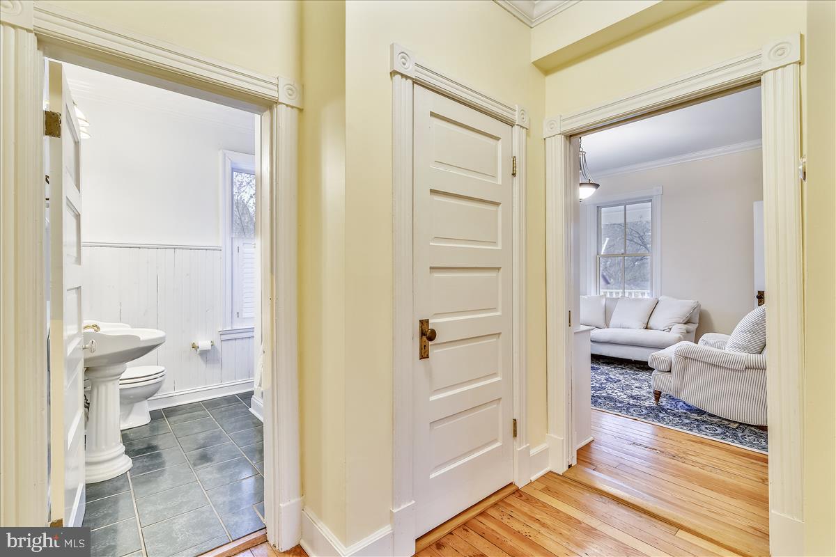 15 High Street Round Hill, VA 20141 - Photo 11 of 57 Full Bath & Sitting Room
