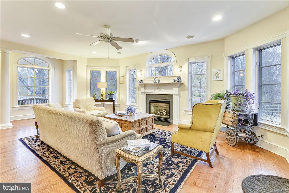 15 High Street Round Hill, VA 20141 - Photo 19 of 57 Family Room