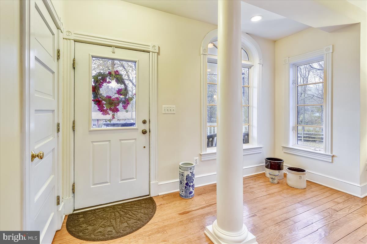 15 High Street Round Hill, VA 20141 - Photo 20 of 57 Side Porch Entrance to Family Room