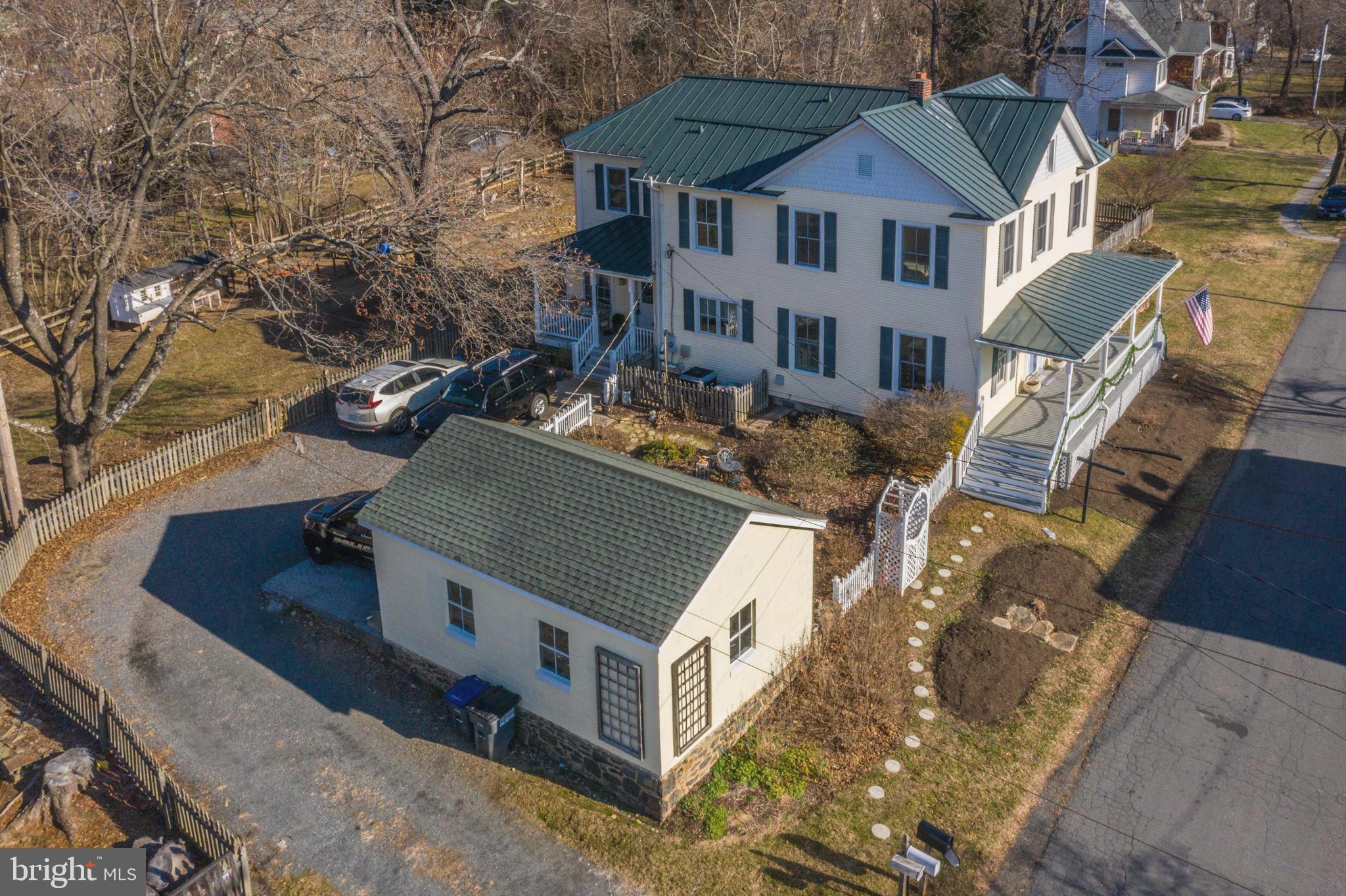 15 High Street Round Hill, VA 20141 - Photo 3 of 57