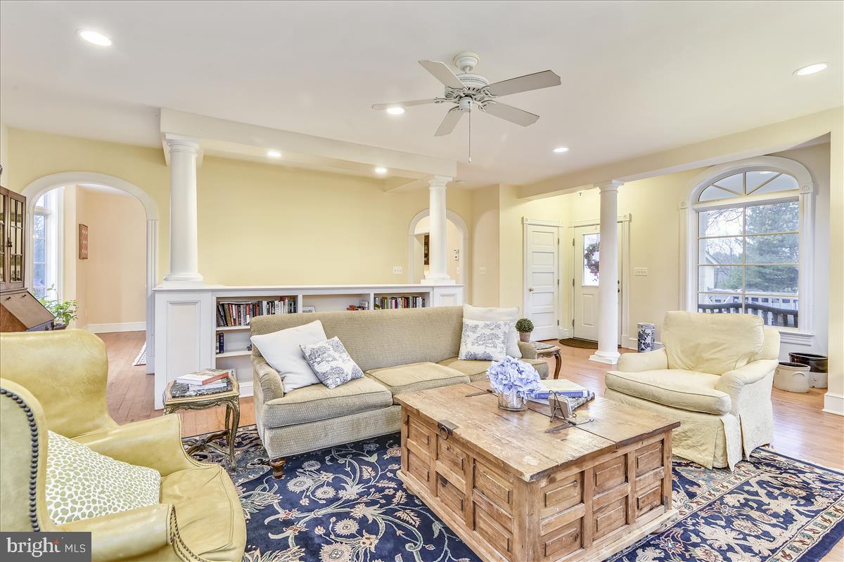 15 High Street Round Hill, VA 20141 - Photo 22 of 57 Family Room