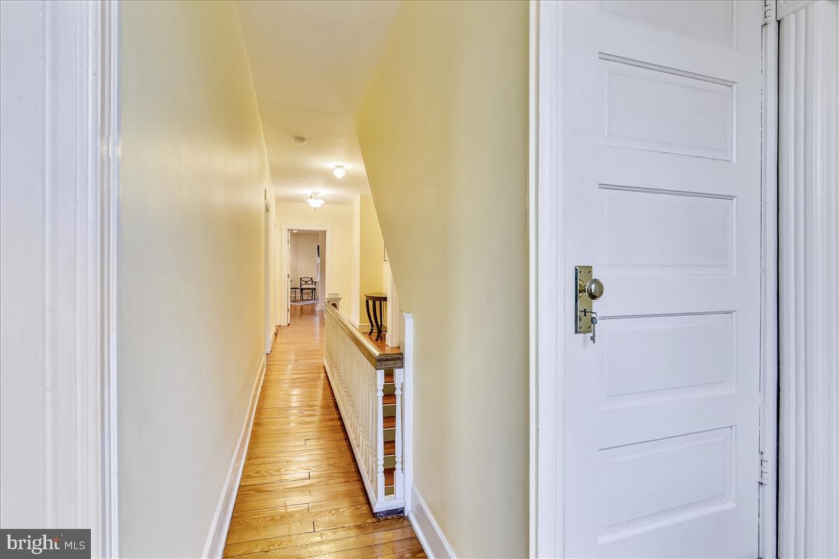 15 High Street Round Hill, VA 20141 - Photo 33 of 57 Hallway