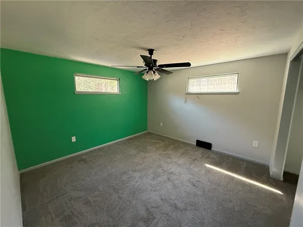 $1,500 | 3145 Jacks Run Road, White Oak, PA 15131