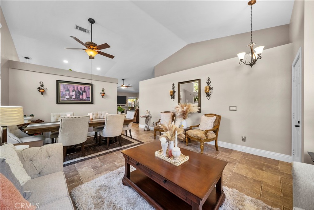 27908 Rainier Road Castaic, CA 91384 - Photo 8 of 41
