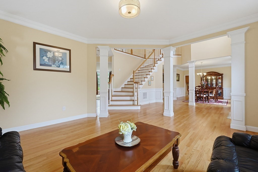 35 Howarth Drive Upton, MA 01568 - Photo 4 of 42