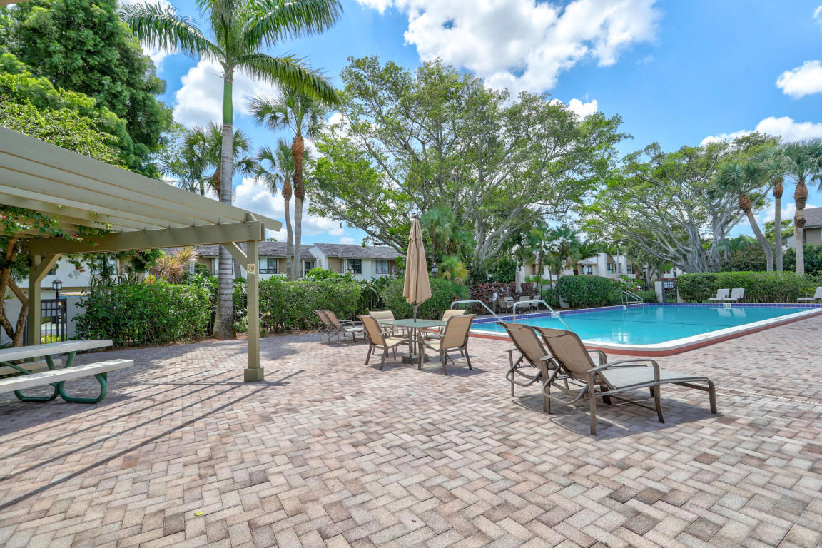 6042 Glendale Drive, Unit D4 Boca Raton, FL 33433 - Photo 11 of 12 6042GlendaleForSale26