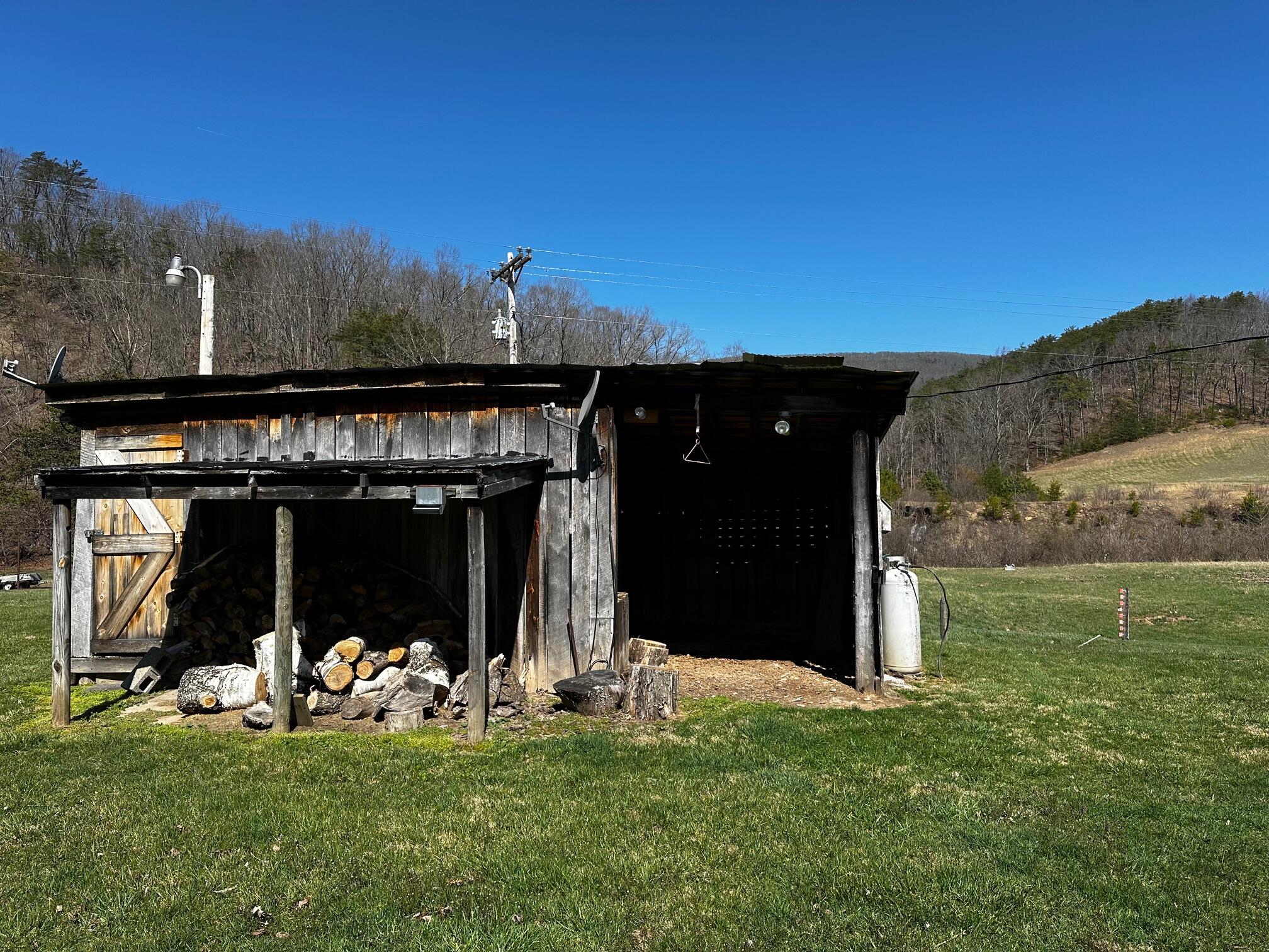 2071 Dicks Creek Road New Castle, VA 24127 - Photo 5 of 34 IMG_6384