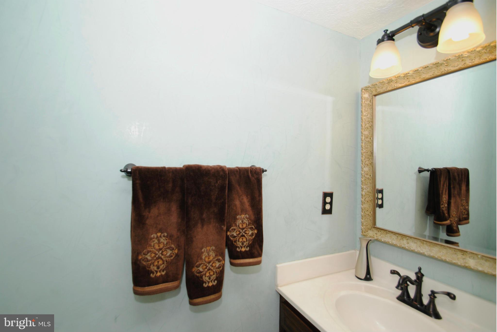 520 Broadwater Road Arnold, MD 21012 - Photo 19 of 30 Convenient Main Level Half / Guest Bath