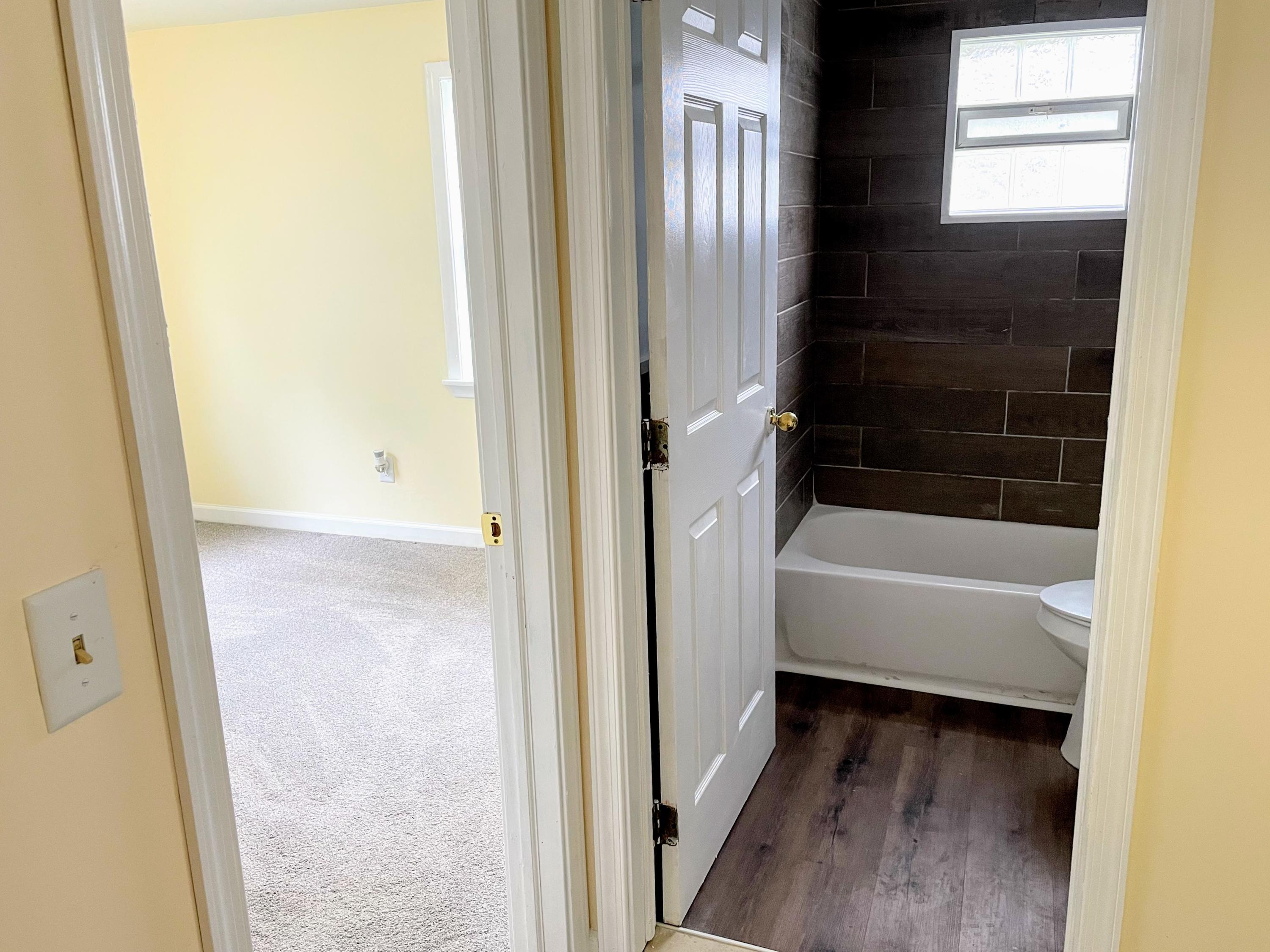 3213 West Jolly Road Lansing, MI 48911 - Photo 16 of 25 IMG_2152