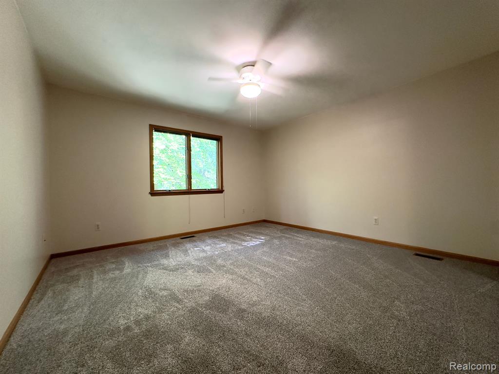 20450 Wahrman Road New Boston, MI 48164 - Photo 19 of 39 Gallery Image 19