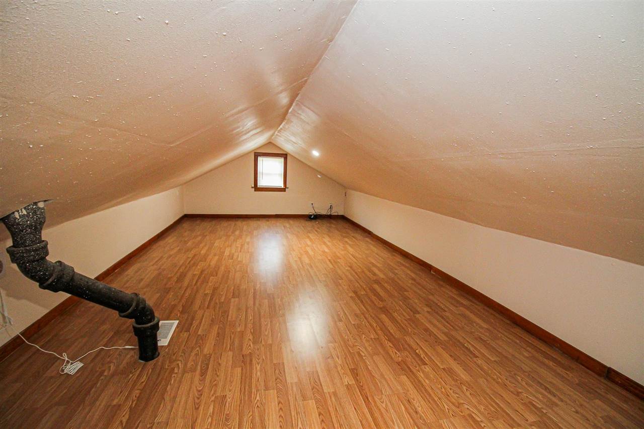 866 Oakland Road Northeast Cedar Rapids, IA 52402 - Photo 20 of 30 Gallery Image 20