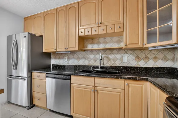 $3,000 | 6671 Via Regina, Unit 6671, Boca Raton, FL 33433