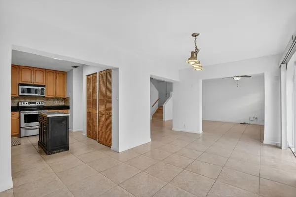 $3,000 | 6671 Via Regina, Unit 6671, Boca Raton, FL 33433