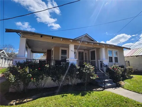 $950 | 533 Avenue A, Marrero, LA 70072
