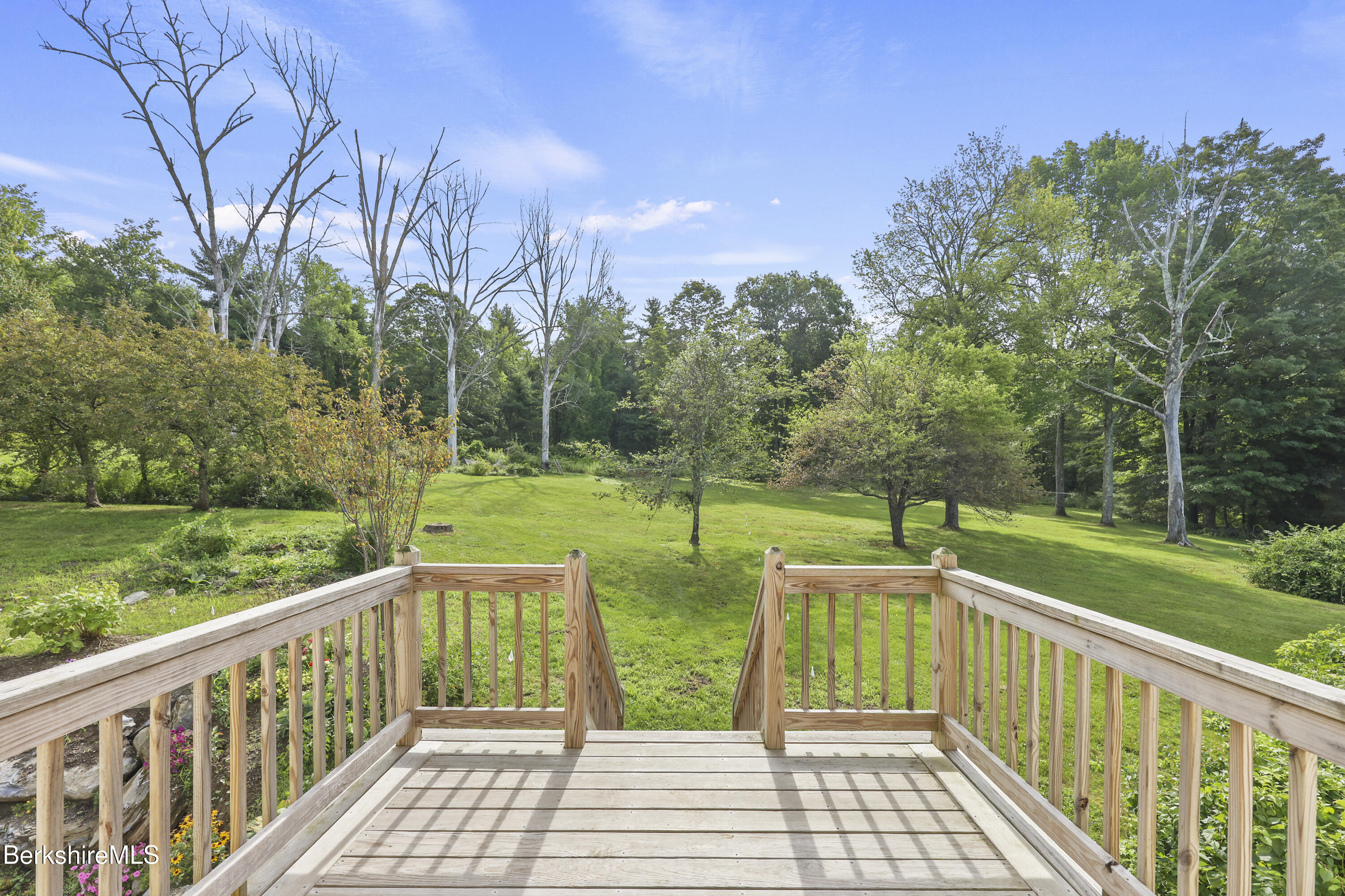 55 Maple Hill Road West Stockbridge, MA 01266 - Photo 6 of 36 30 Main Entry