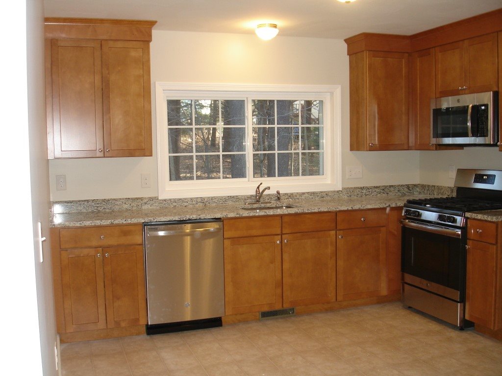 42 Ayer Road Nashua, NH 03064 - Photo 3 of 29 Gallery Image 3