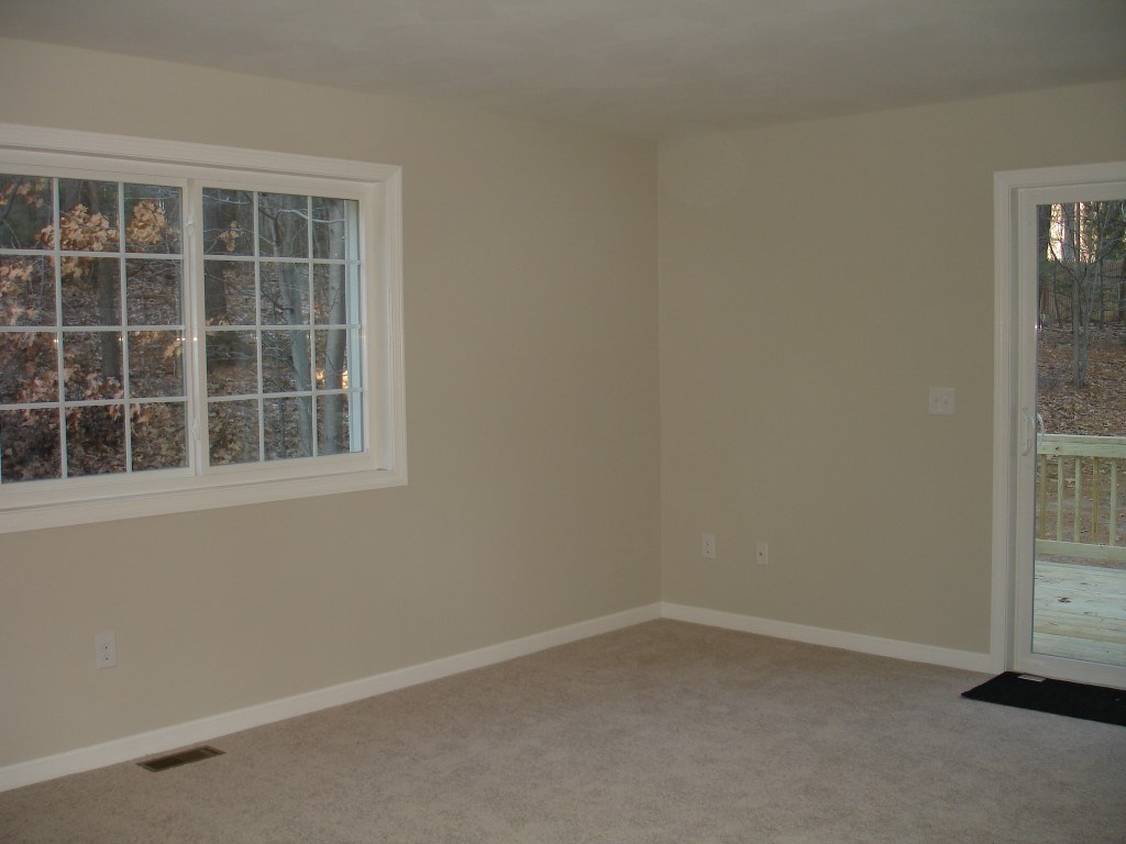 42 Ayer Road Nashua, NH 03064 - Photo 10 of 29 Gallery Image 10