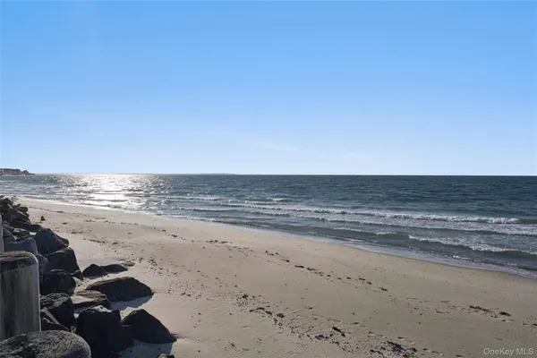 $599,000 | 6 Soundview Drive, Unit NORTH DECK, Montauk, NY 11954