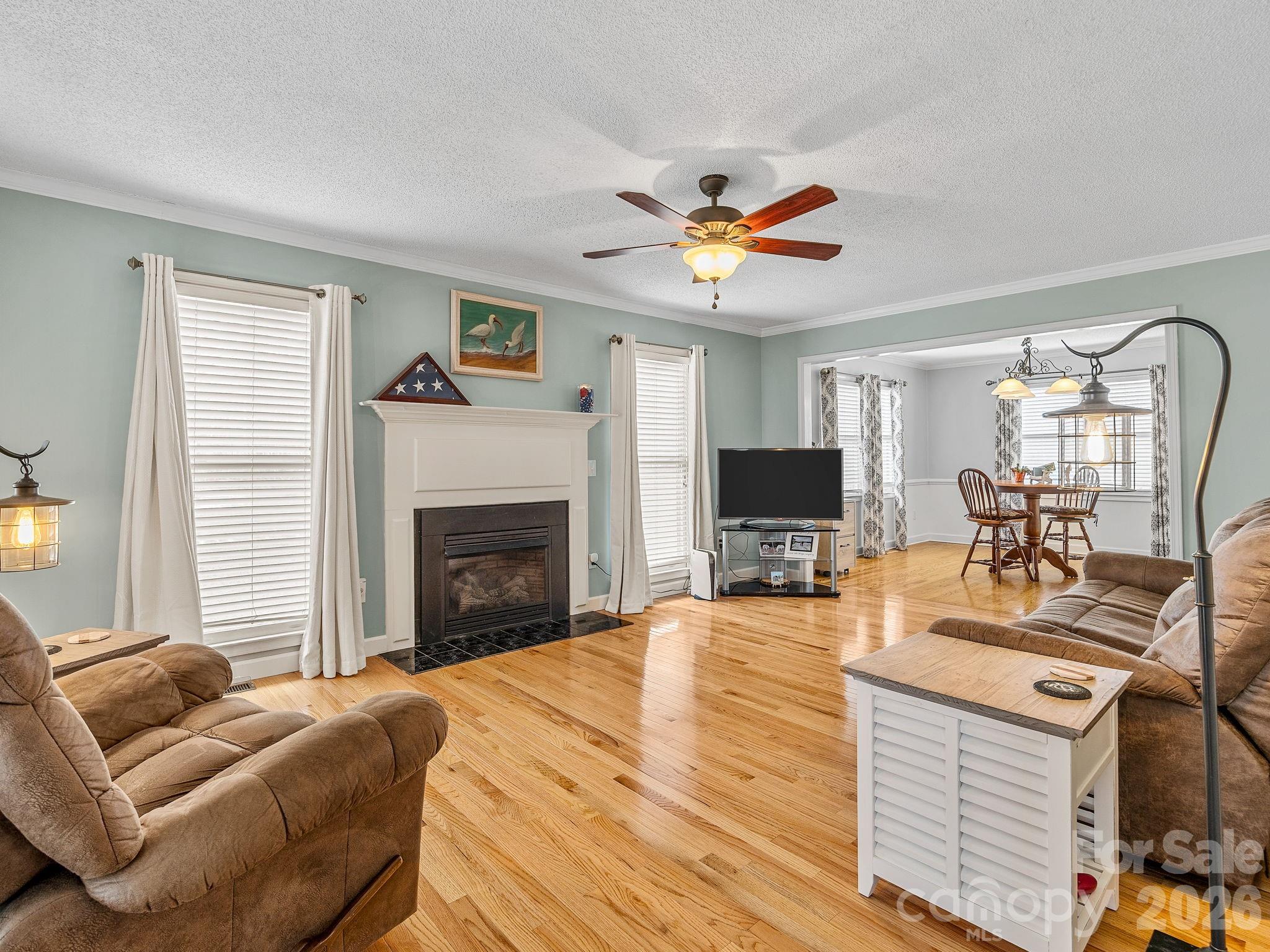 1570 Roddy Road Campobello, SC 29322 - Photo 5 of 46