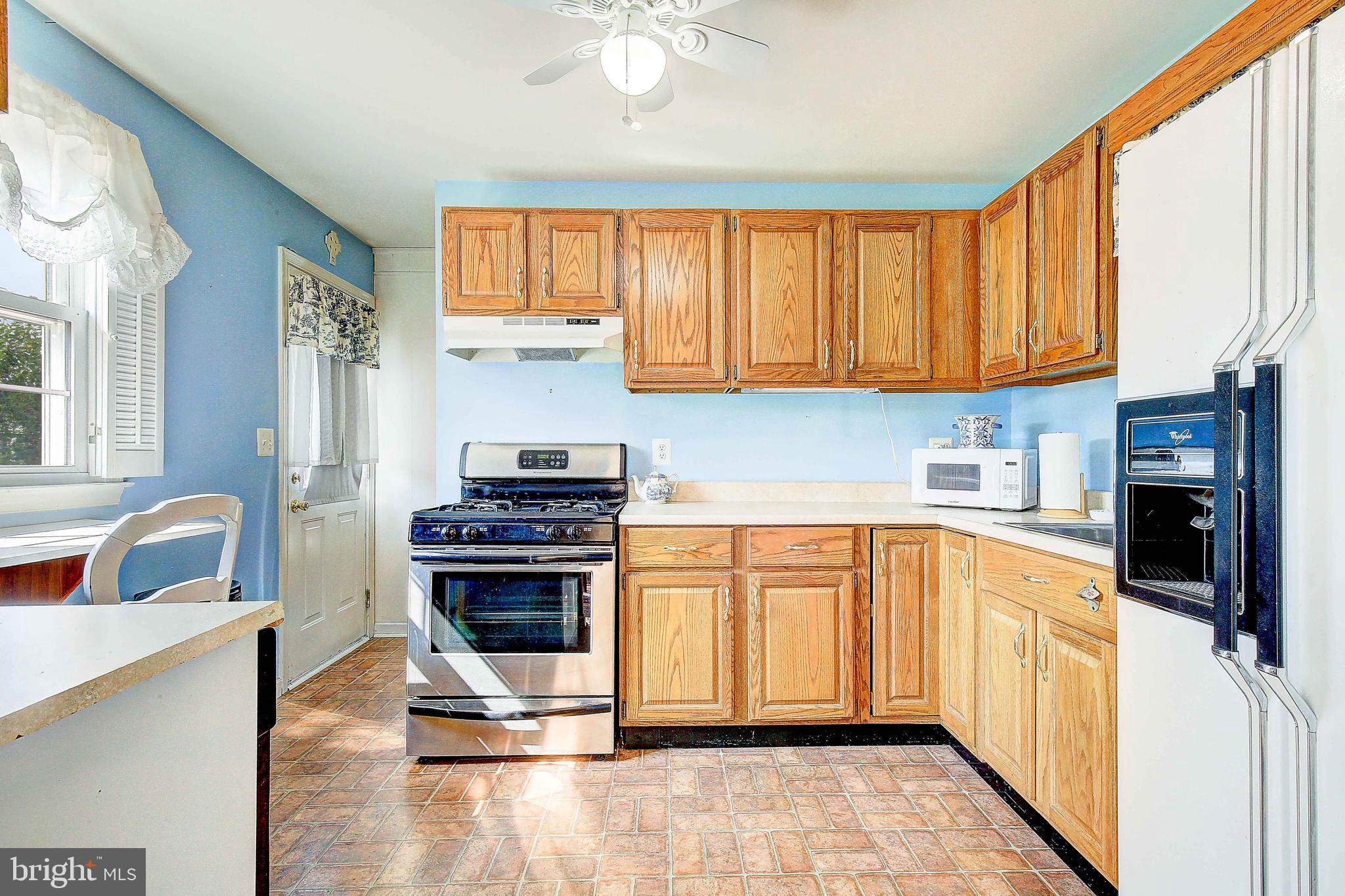 181 Dale Road Pasadena, MD 21122 - Photo 8 of 36 Gallery Image 8