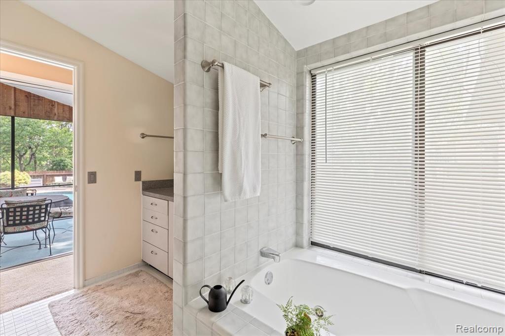 2689 Roseview Drive Rochester Hills, MI 48306 - Photo 28 of 74