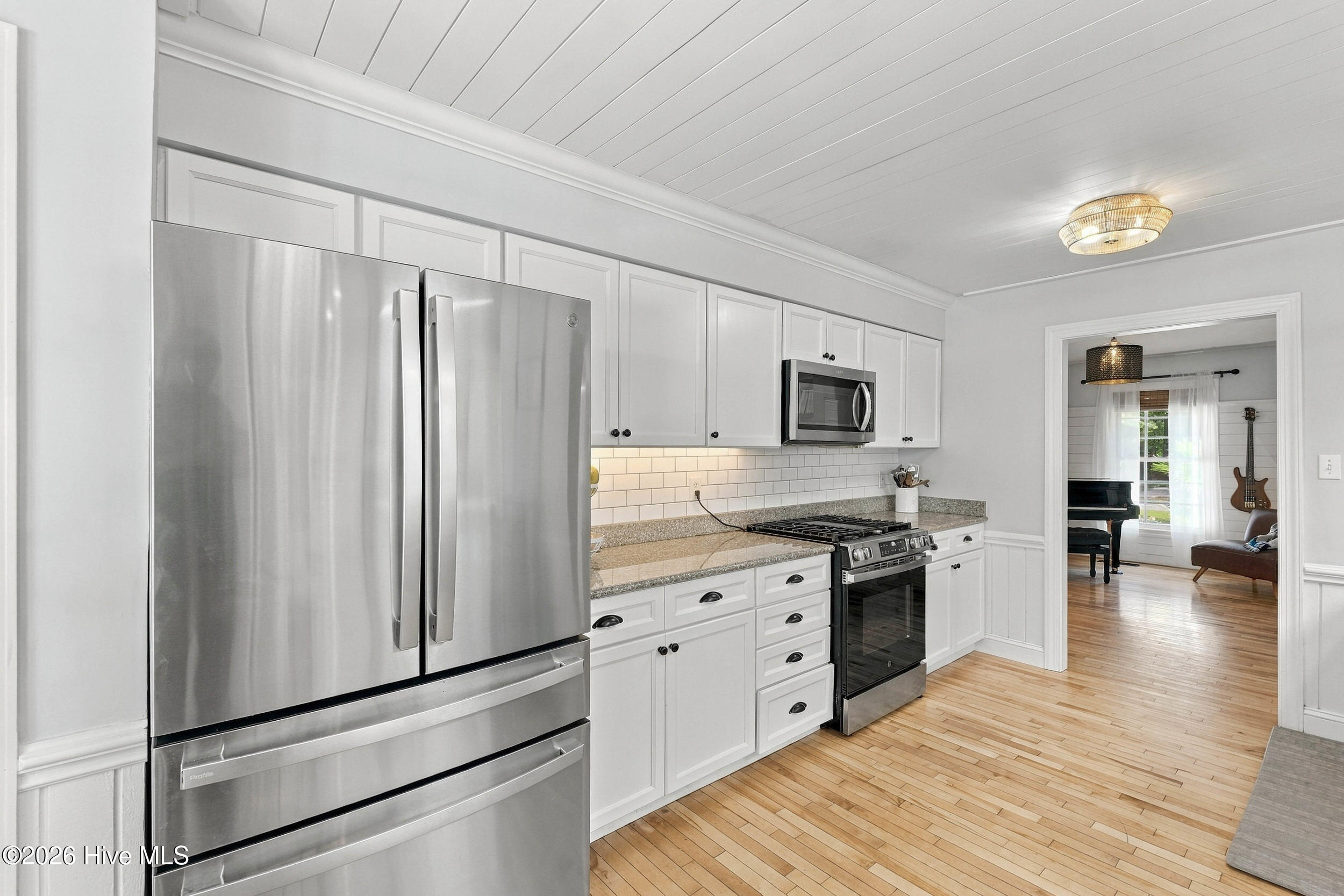 613 Ravenswood Road Hampstead, NC 28443 - Photo 17 of 80 23_kitchen