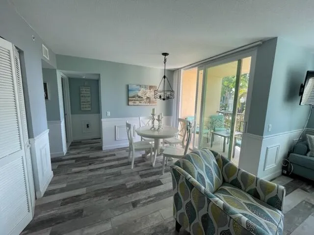 $399,000 | 110 Villa Circle, Unit 110, Boynton Beach, FL 33435