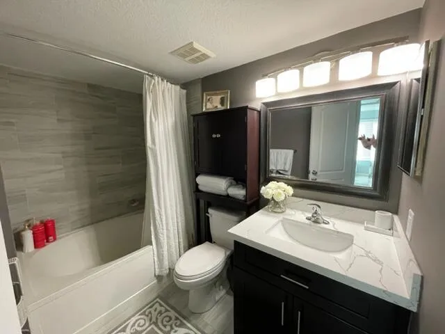 $399,000 | 110 Villa Circle, Unit 110, Boynton Beach, FL 33435