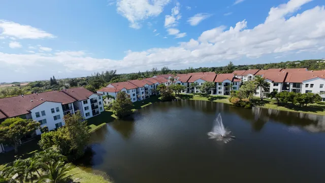 $399,000 | 110 Villa Circle, Unit 110, Boynton Beach, FL 33435