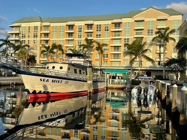 $399,000 | 110 Villa Circle, Unit 110, Boynton Beach, FL 33435