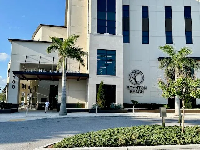 $399,000 | 110 Villa Circle, Unit 110, Boynton Beach, FL 33435