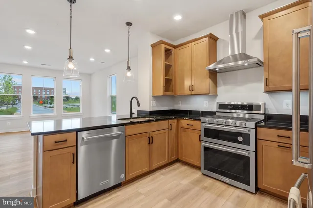 $3,250 | 45176 Drowes Terrace, Sterling, VA 20166