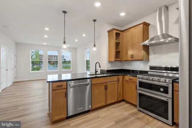 $3,250 | 45176 Drowes Terrace, Sterling, VA 20166