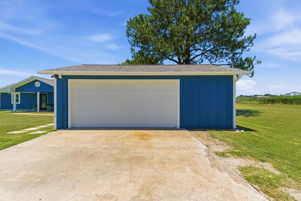 1198 Poe Prairie Road Millsap, TX 76066 - Photo 31 of 35