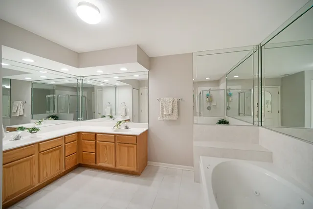 $444,900 | 33 Spyglass Circle, Palos Heights, IL 60463